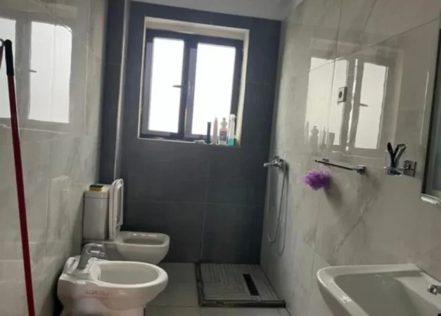Tirane, shitet apartament 1+1 Kati 3, 47 m² 126.000 € (Medreseja)