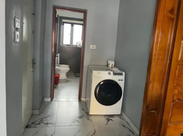 Tirane, shitet apartament 1+1 Kati 3, 47 m² 126.000 € (Medreseja)