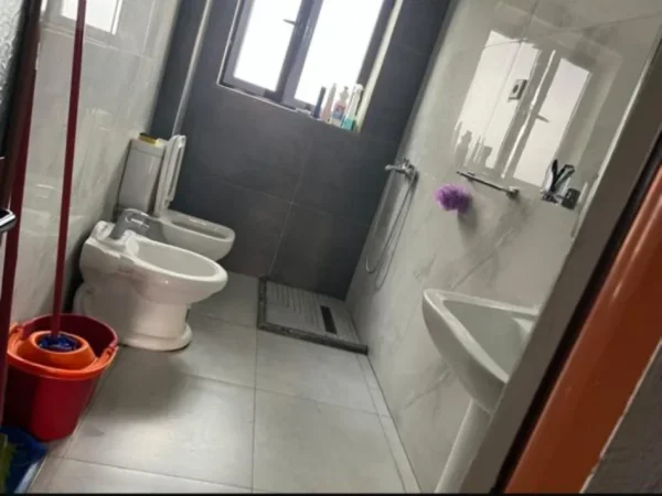 Tirane, shitet apartament 1+1 Kati 3, 47 m² 126.000 € (Medreseja)