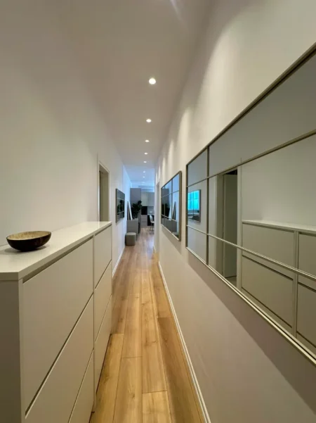 Tirane, jepet me qera apartament 1+1+Ballkon Kati 2, 75 m² 1.100 € (Komuna e Parisit)
