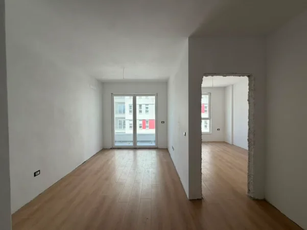 Tirane, shitet apartament 1+1 Kati 5, 57 m² 77.000 € (univers city)