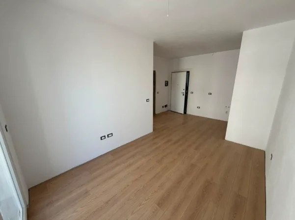 Tirane, shitet apartament 1+1 Kati 5, 57 m² 77.000 € (univers city)