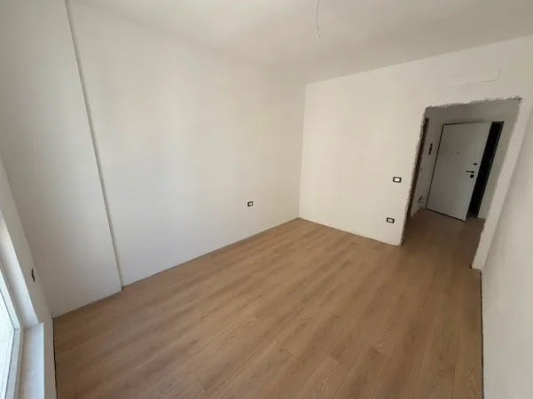 Tirane, shitet apartament 1+1 Kati 5, 57 m² 77.000 € (univers city)