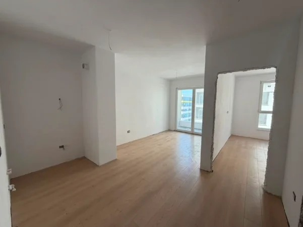 Tirane, shitet apartament 1+1 Kati 5, 57 m² 77.000 € (univers city)