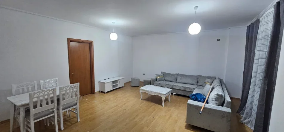 Tirane, jepet me qera apartament 2+1 Kati 3, 115 m² 550 € (yzberisht)
