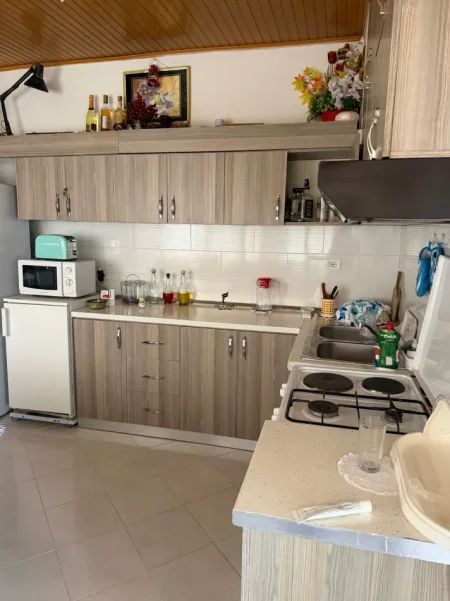 Tirane, jepet me qera apartament 2+1 Kati 2, 65 m² 400 € (ZOGU I ZI)