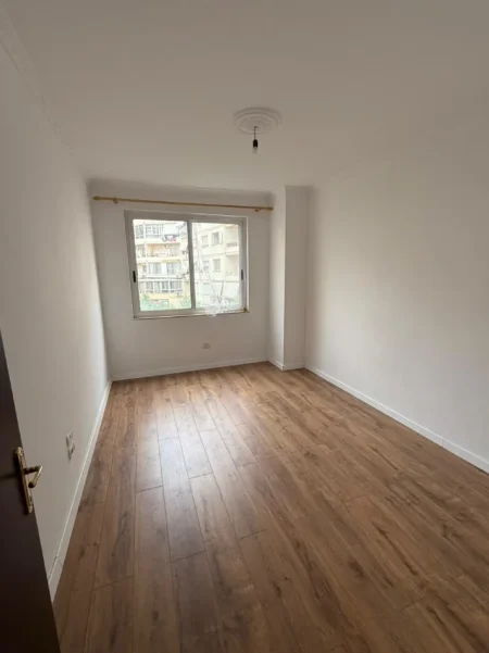 Tirane, shitet apartament 2+1 Kati 3, 91 m² 145.000 € (Astiri)