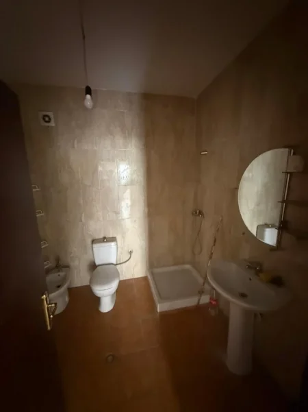 Tirane, shitet apartament 2+1 Kati 3, 91 m² 145.000 € (Astiri)