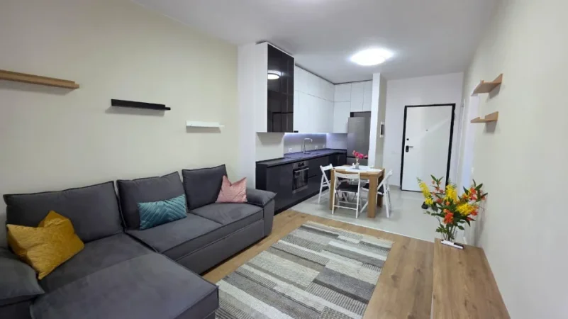 Tirane, jepet me qera apartament 1+1 Kati 8, 61 m² 550 € (5 Maji)