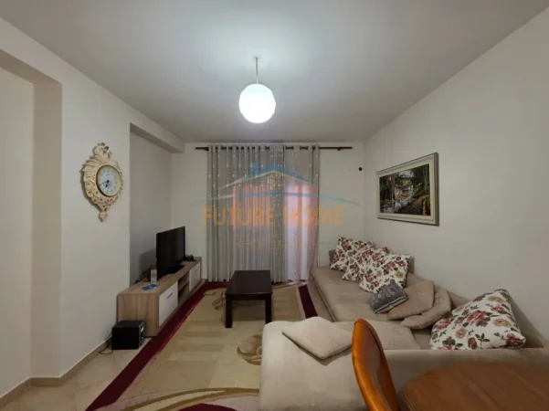 Tirane, jepet me qera apartament 2+1+Ballkon Kati 1, 100 m² 475 € (VILA L)