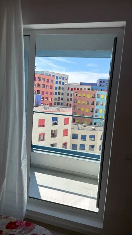Tirane, jepet me qera apartament 2+1+Ballkon Kati 7, 99 m² 500 € (Ali Dem)