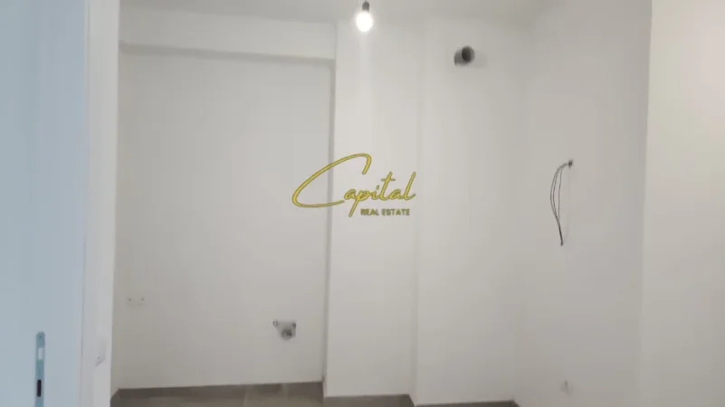 Tirane, jepet me qera ambjent biznesi Kati 2, 97 m² 1.300 € (MYSLYM SHYRI)