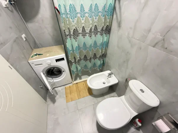 Tirane, jepet me qera apartament 1+1+Ballkon Kati 9, 65 m² 635 € (rruga dibres)