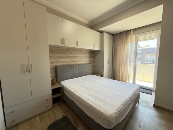 Tirane, jepet me qera apartament 1+1+Ballkon Kati 9, 65 m² 635 € (rruga dibres)