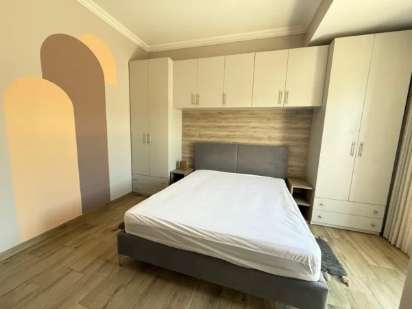 Tirane, jepet me qera apartament 1+1+Ballkon Kati 9, 65 m² 635 € (rruga dibres)