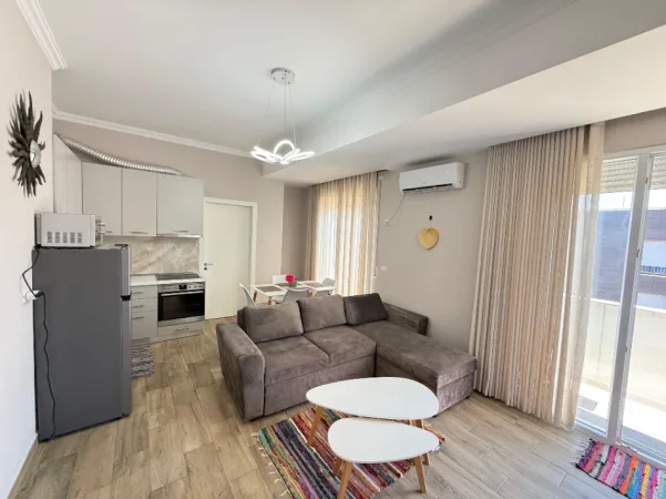 Tirane, jepet me qera apartament 1+1+Ballkon Kati 9, 65 m² 635 € (rruga dibres)