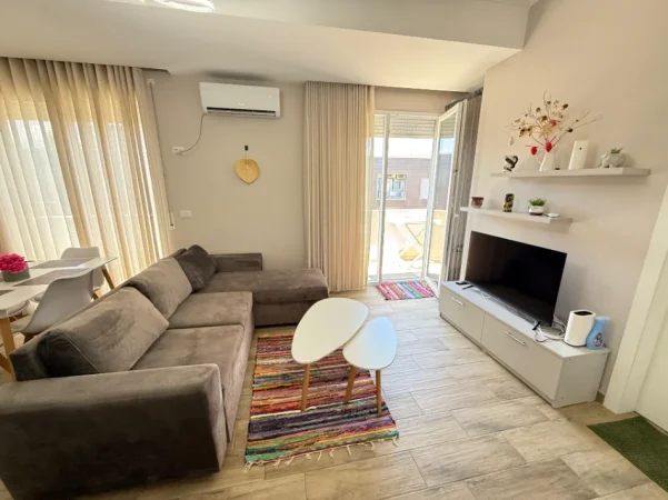 Tirane, jepet me qera apartament 1+1+Ballkon Kati 9, 65 m² 635 € (rruga dibres)
