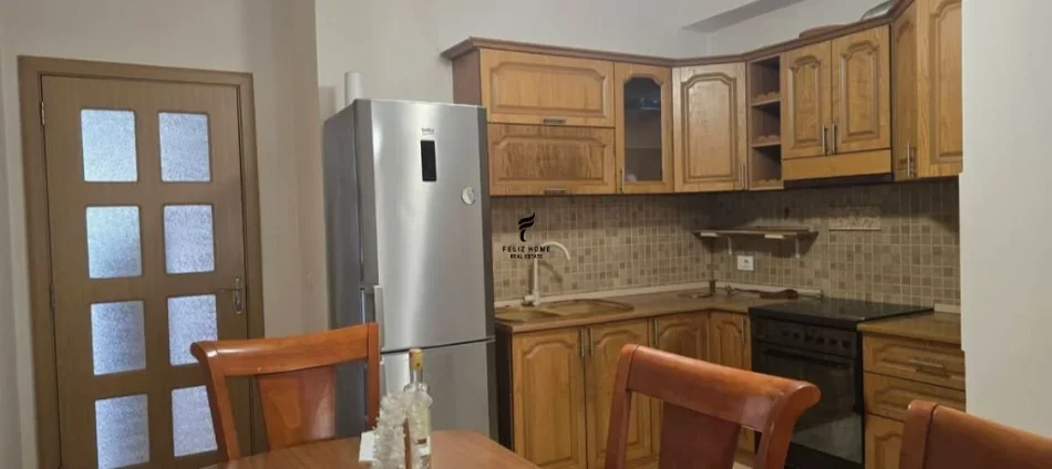 Tirane, jepet me qera apartament 2+1 Kati 1, 100 m² 450 € (ASTIR)