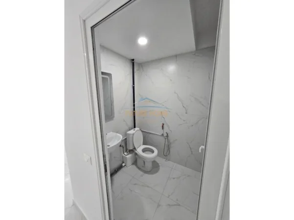 Tirane, shitet ambjent biznesi Kati -1, 48 m² 80.000 € (Vasil Shanto)