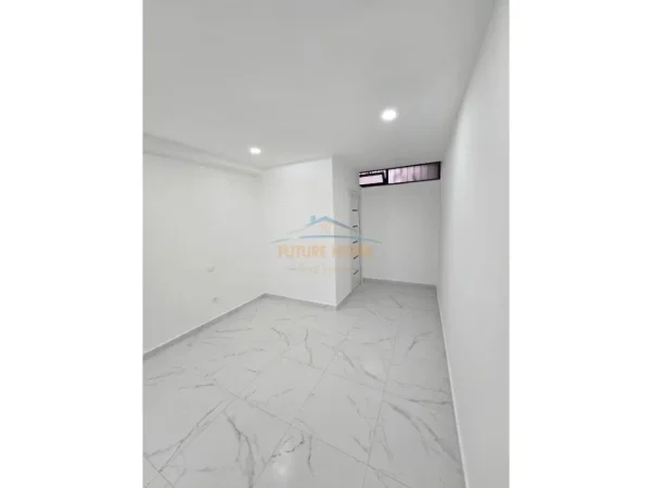 Tirane, shitet ambjent biznesi Kati -1, 48 m² 80.000 € (Vasil Shanto)