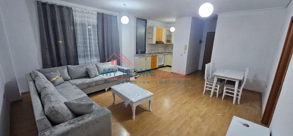 Tirane, jepet me qera apartament 2+1+Ballkon Kati 3, 115 m² 500 € (Rruga 3 Deshmoret)