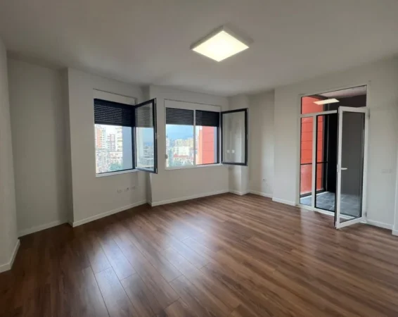Tirane, jepet me qera zyre , 135 m² 1.500 € 