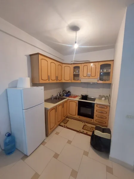 Tirane, jepet me qera apartament 2+1+Ballkon Kati 8, 80 m² 470 € (Yzberisht)