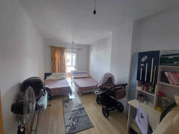 Tirane, jepet me qera apartament 2+1+Ballkon Kati 8, 80 m² 470 € (Yzberisht)