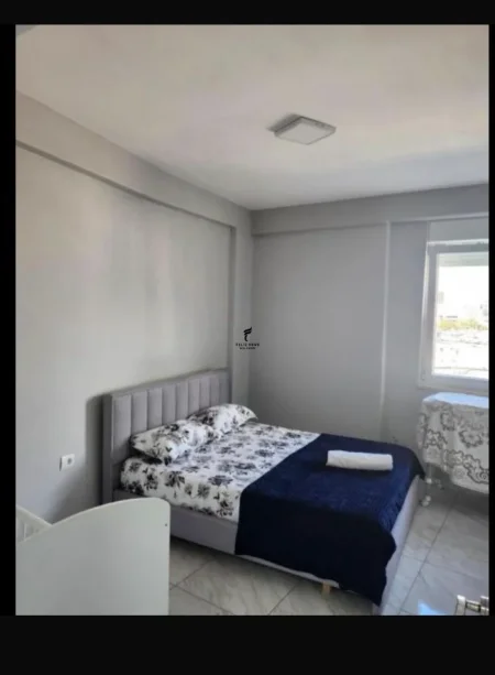 Tirane, jepet me qera apartament 1+1 Kati 7, 50 m² 800 € (KOMUNA E PARISIT)