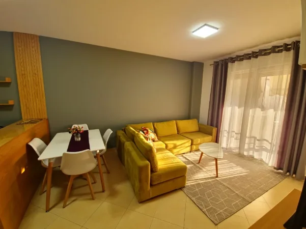 Tirane, jepet me qera apartament 2+1 , 85 m² 750 € (Rruga 5 Maji)