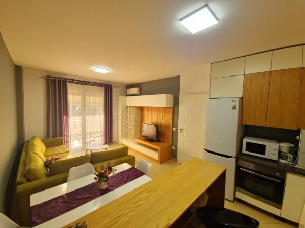 Tirane, jepet me qera apartament 2+1 , 85 m² 750 € (Rruga 5 Maji)
