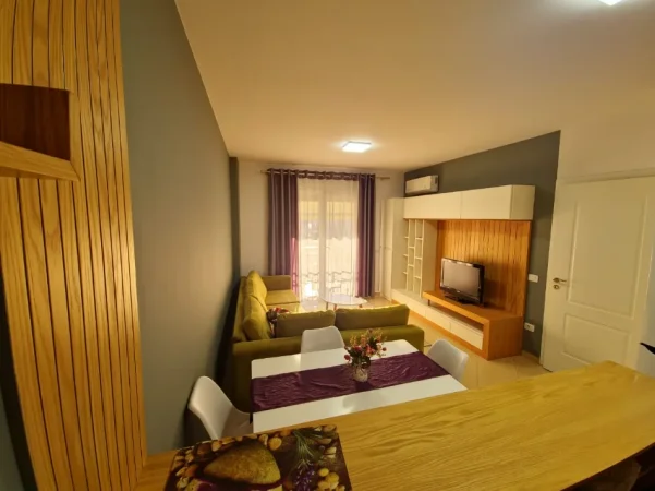 Tirane, jepet me qera apartament 2+1 , 85 m² 750 € (Rruga 5 Maji)