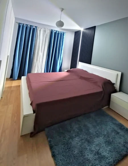 Tirane, jepet me qera apartament 2+1 , 85 m² 750 € (Rruga 5 Maji)