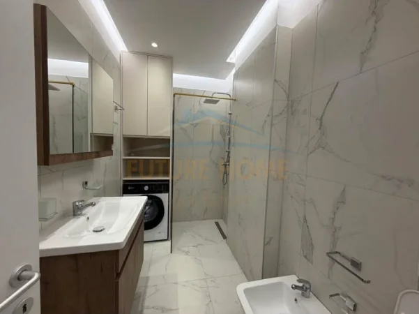 Tirane, jepet me qera apartament 1+1+Ballkon Kati 4, 73 m² 750 € (e88 construction)