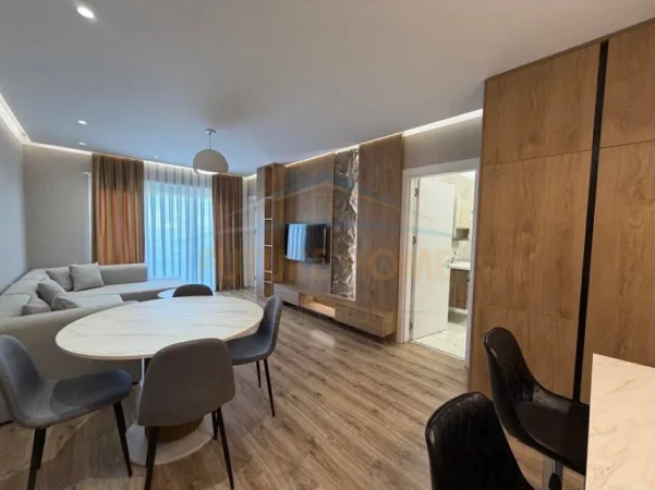 Tirane, jepet me qera apartament 1+1+Ballkon Kati 4, 73 m² 750 € (e88 construction)