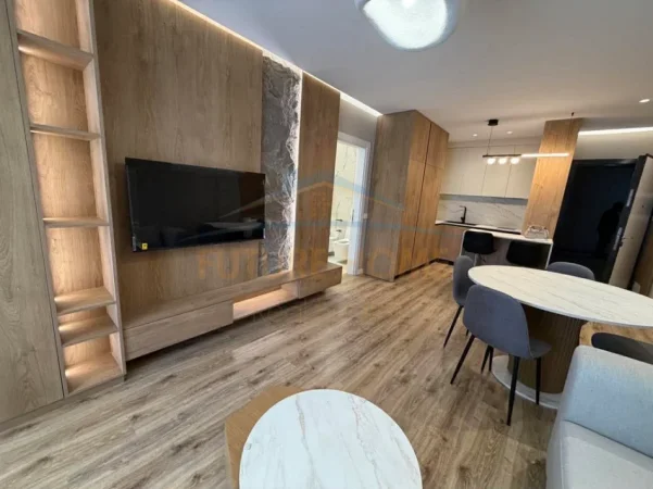 Tirane, jepet me qera apartament 1+1+Ballkon Kati 4, 73 m² 750 € (e88 construction)