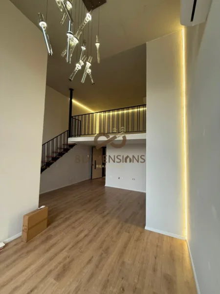 Tirane, jepet me qera apartament duplex Dublex Kati 1, 60 m² 450 € (pallati me shigjeta)