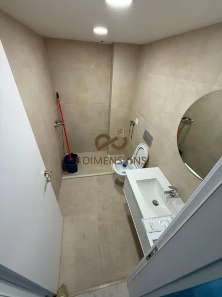 Tirane, jepet me qera apartament duplex Dublex Kati 1, 60 m² 450 € (pallati me shigjeta)