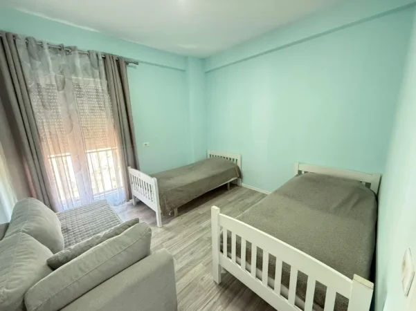 Tirane, jepet me qera apartament 2+1 Kati 8, 100 m² 740 € (selvia)