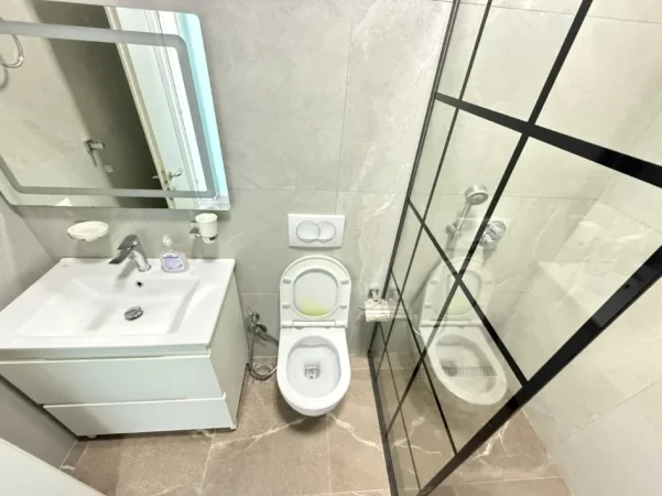 Tirane, jepet me qera apartament 2+1 Kati 8, 100 m² 740 € (selvia)