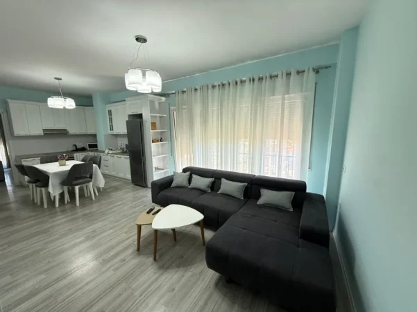 Tirane, jepet me qera apartament 2+1 Kati 8, 100 m² 740 € (selvia)
