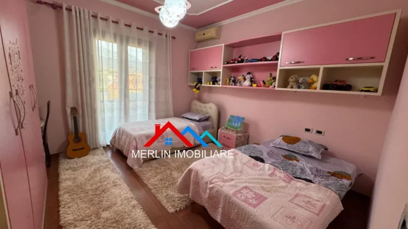 Shqiperi, jepet me qera apartament 2+1+Ballkon Kati 3, 145 m² 525 € (RRUGA NJAZI MEKA,ALLIAS)