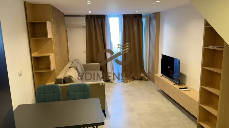 Tirane, jepet me qera apartament Dublex Kati 2, 62 m² 550 € (pallati me shigjeta)