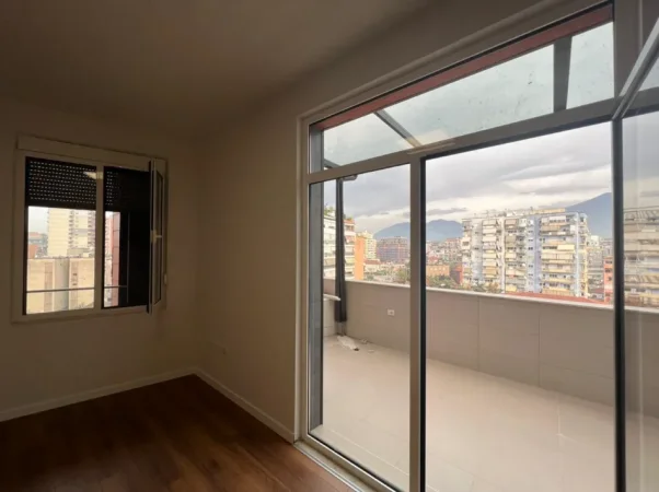 Tirane, jepet me qera zyre Kati 8, 135 m² 1.500 € (RR. George W. Bush)