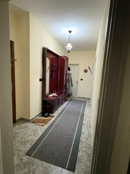 Tirane, jepet me qera apartament 2+1 Kati 5, 68 m² 600 € (RRUGA E ELBASANIT)