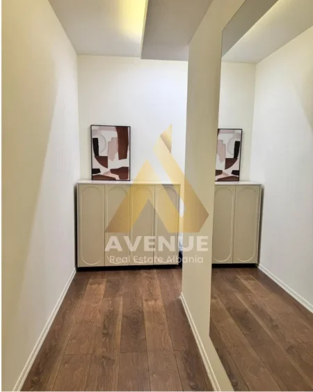 Tirane, jepet me qera apartament 2+1+Ballkon Kati 4, 95 m² 800 € (RrugaTelo Ndini)