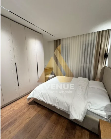 Tirane, jepet me qera apartament 2+1+Ballkon Kati 4, 95 m² 800 € (RrugaTelo Ndini)