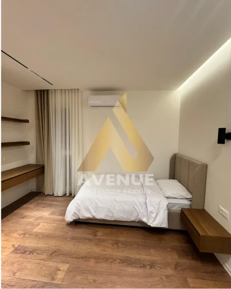 Tirane, jepet me qera apartament 2+1+Ballkon Kati 4, 95 m² 800 € (RrugaTelo Ndini)