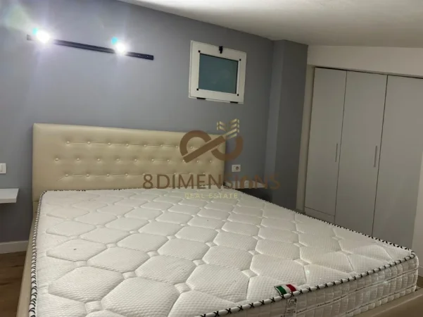 Tirane, jepet me qera apartament duplex Dublex Kati 6, 50 m² 430 € (kodra e diellit)