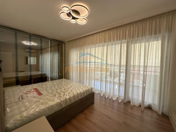 Tirane, jepet me qera apartament 2+1+Ballkon , 121 m² 1.500 € (Kompleksi Delijorgj)